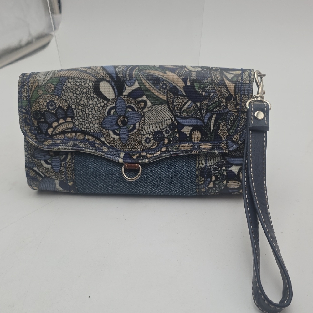 Sakroots Floral Blue Wristlet Clutch